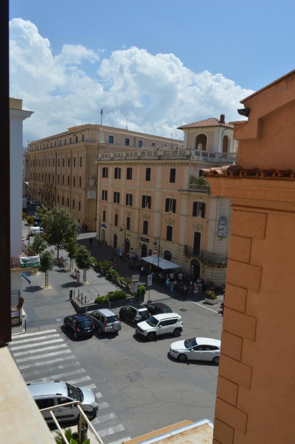Domus Cavour Apartment Civitavecchia Exterior photo